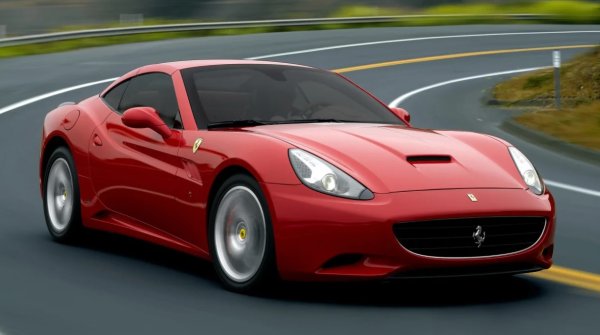 Може би асоциацията на Калифорния със слънчевата светлина стои зад използването му и при V8 кабриолет с твърд покрив на Ferrari от 2008 г. (също и при 250GT от 50-те). Но спецовете ще дадат палче на VW.